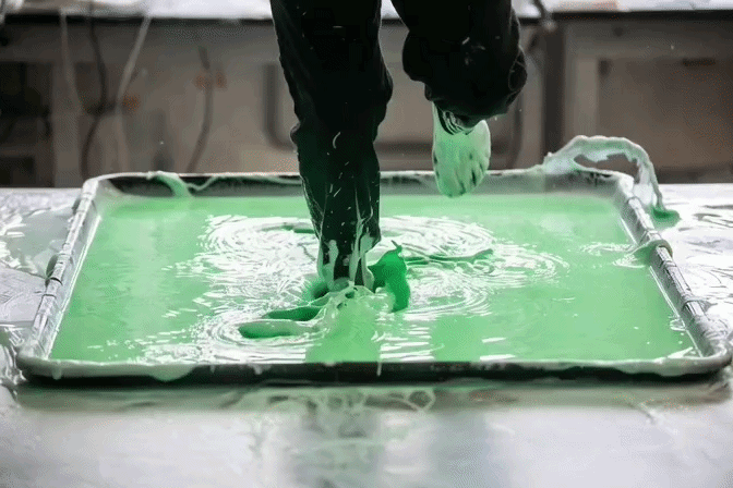 non-newtonian-fluid.gif?